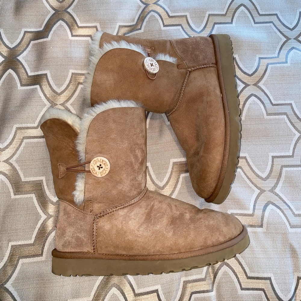 Women’s UGGs Size 10